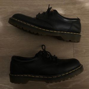 VINTAGE - Made in England Dr. Martens Oxford